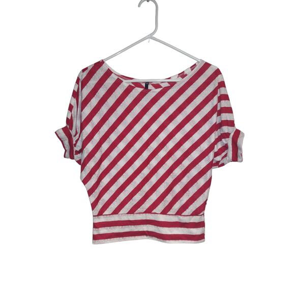Love Culture Juniors Shirt Size Medium - Picture 1 of 1